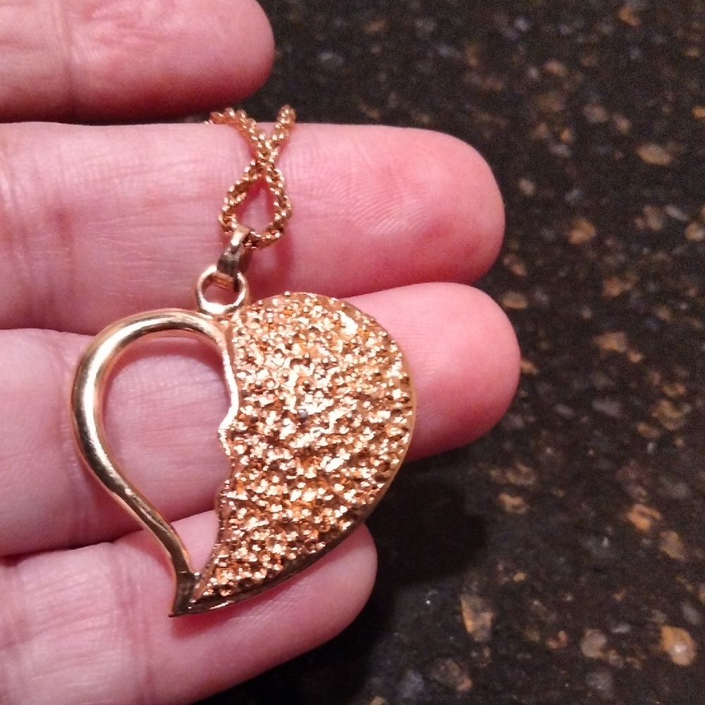 Yves Saint Laurent Gold Textured Heart Necklace - Picture 4 of 8